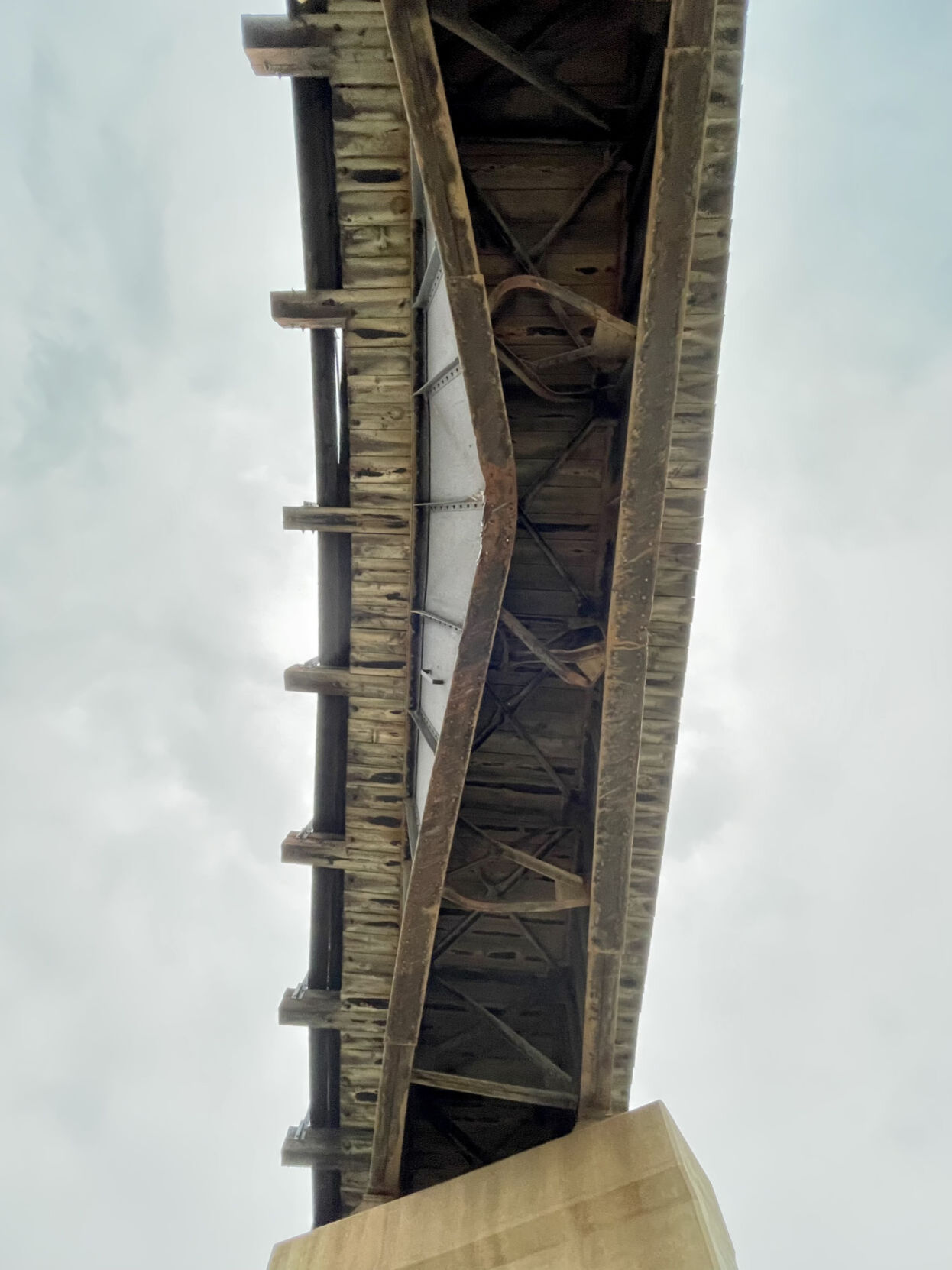 Rail bridge
